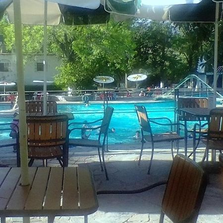 Hotel Balneario Tzindejeh Tasquillo Екстериор снимка