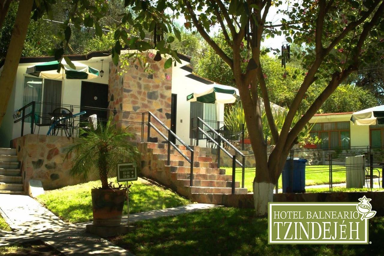 Hotel Balneario Tzindejeh Tasquillo Екстериор снимка